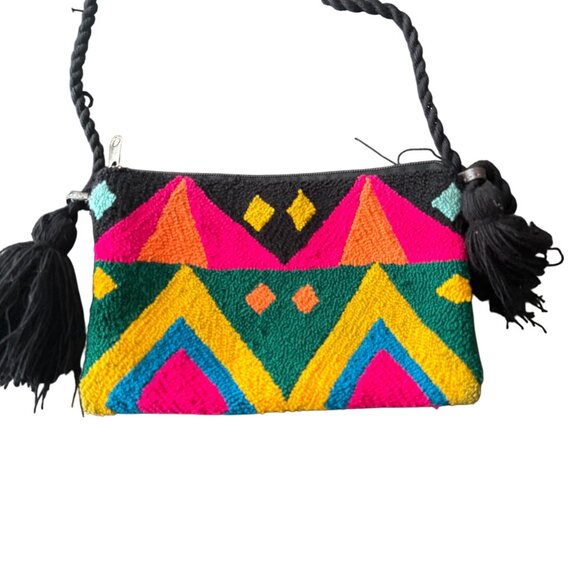 Handwoven Geometric Pattern Crossbody Bag With Braided Strap & Tassels - Multico - Picture 2 of 5